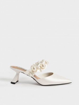 Charles & Keith Blythe Bead Embellished Satin Pumps Hvite | LGHKR5127