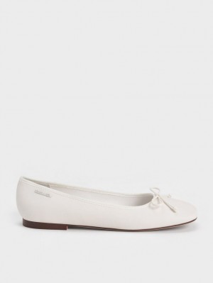 Charles & Keith Rhea Bow Ballerinasko Hvite | MHYCD5761