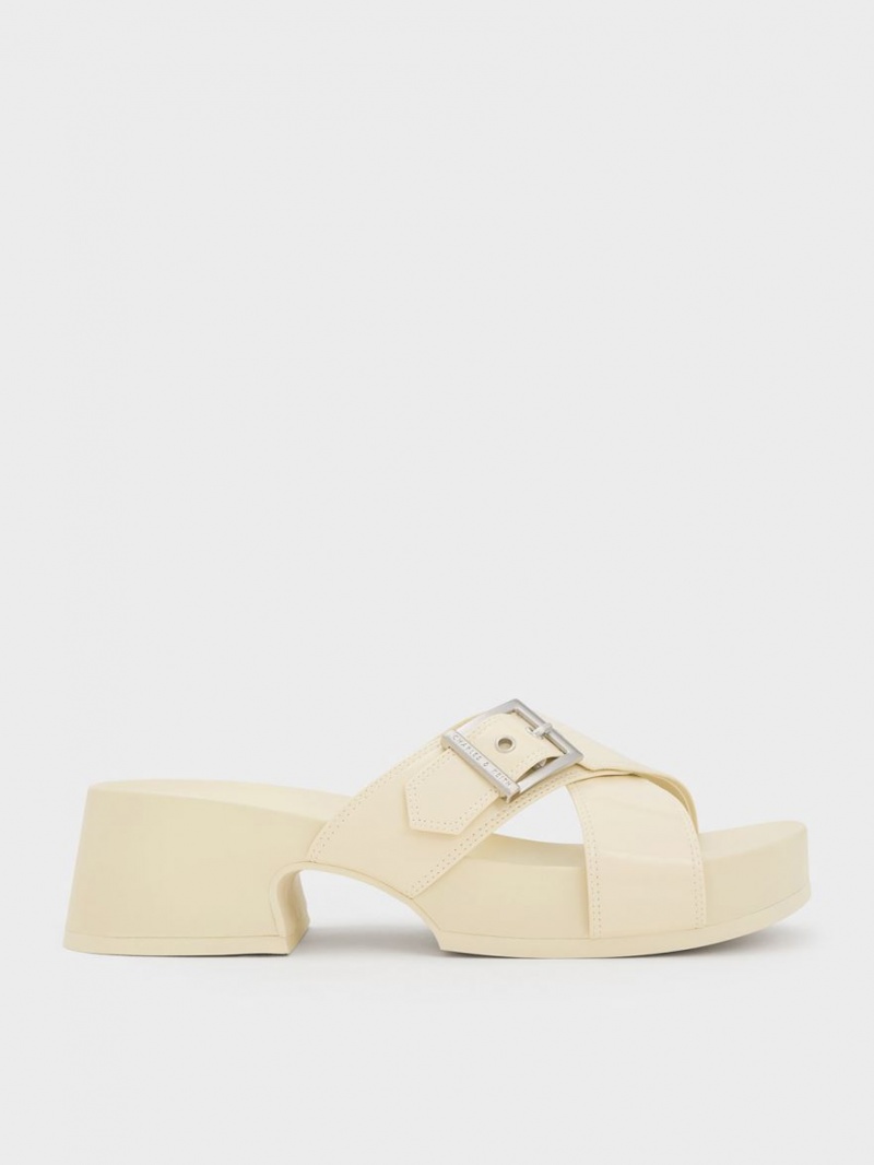 Charles & Keith Buckled Crossover Platåsandaler Pisket Krem | KZQCA9816