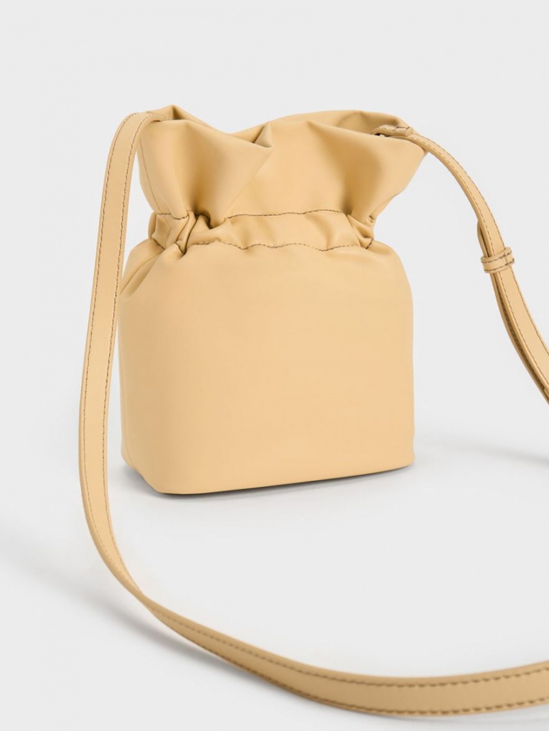 Charles & Keith Dua Bøtteposer Beige | JFOGE8632