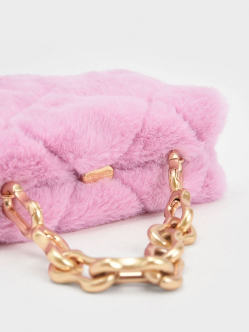 Charles & Keith Gemma Chunky Chain Handle Furry Vattert Boxy Crossbody Veske Rosa | DAHPF0583