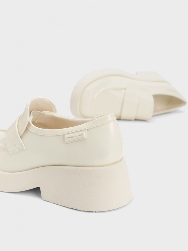 Charles & Keith Giselle Reima Chunky Patent Loafers Pisket Krem | TIEOQ9514